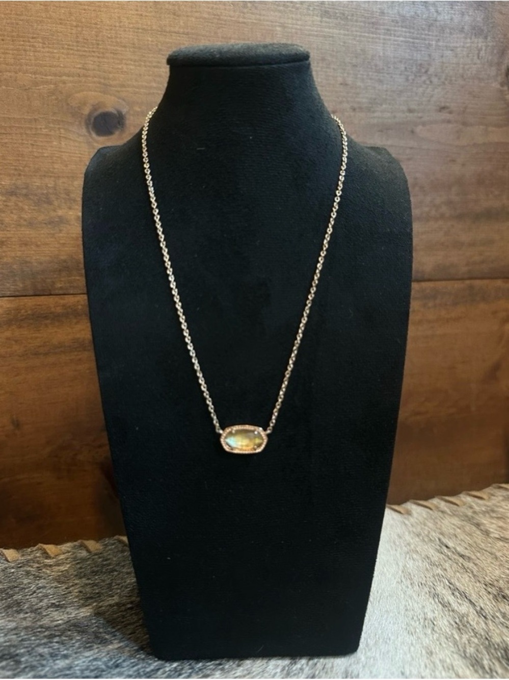 Kendra Scott Rose Gold
Iridescent Elise Necklace